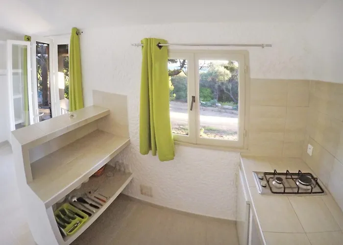 Village Naturiste La Chiappa 假日公园